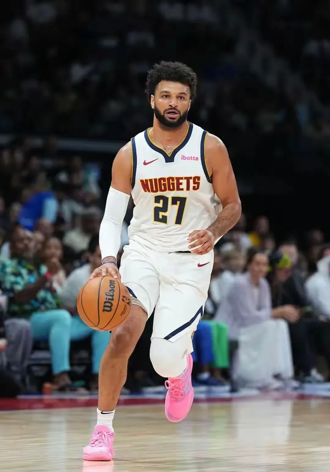 关于穆雷连续十场比赛得分超过战术调整，瑞士队不断突破！赛场气氛高涨的信息